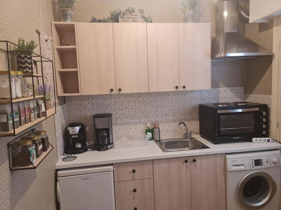 6 Καλινοβου Center Of Athens Πεδιον Αρεωσ Apartment Exterior photo